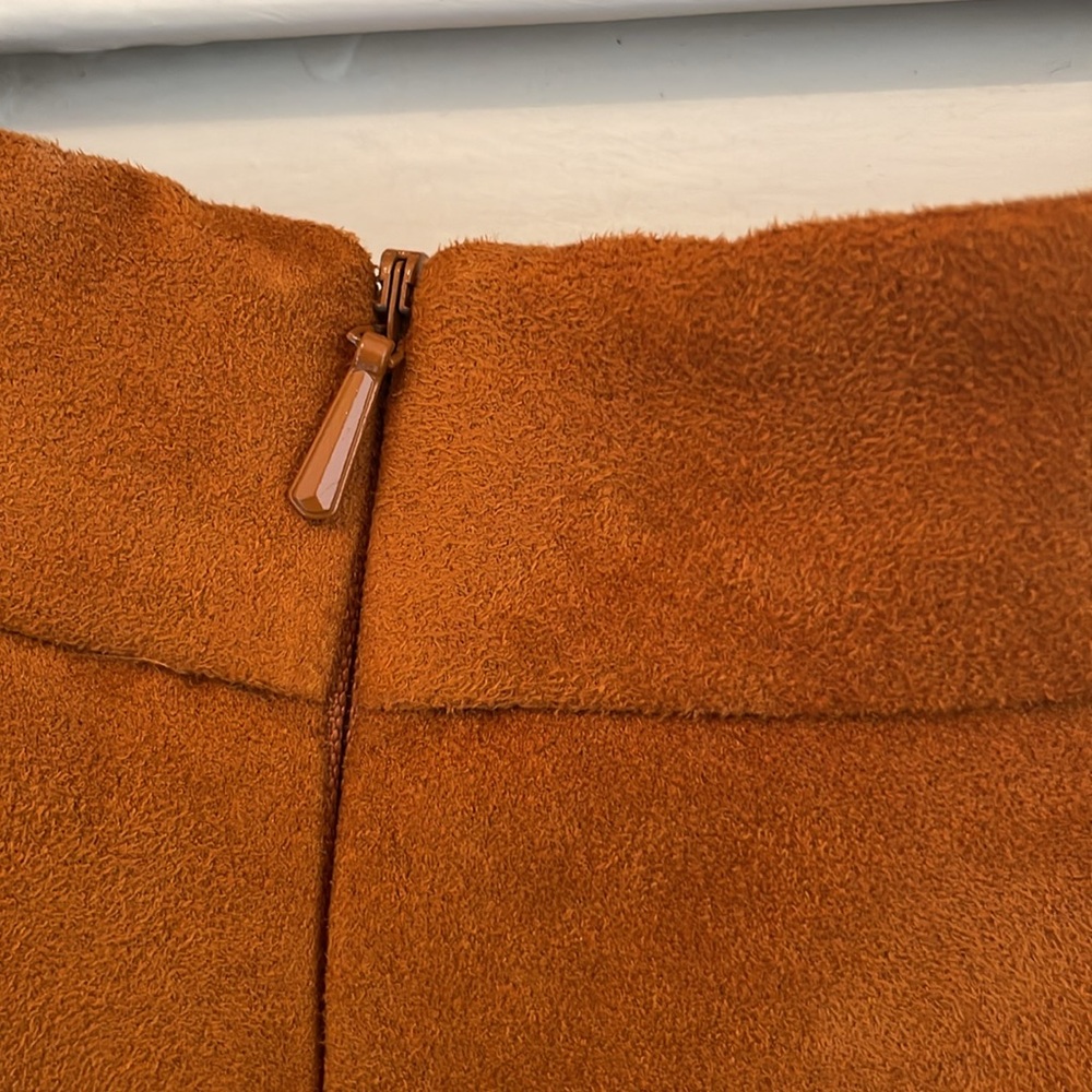 NWT Karen Millen skirt suede polyester size 8 back closure midi pockets - Picture 6 of 14